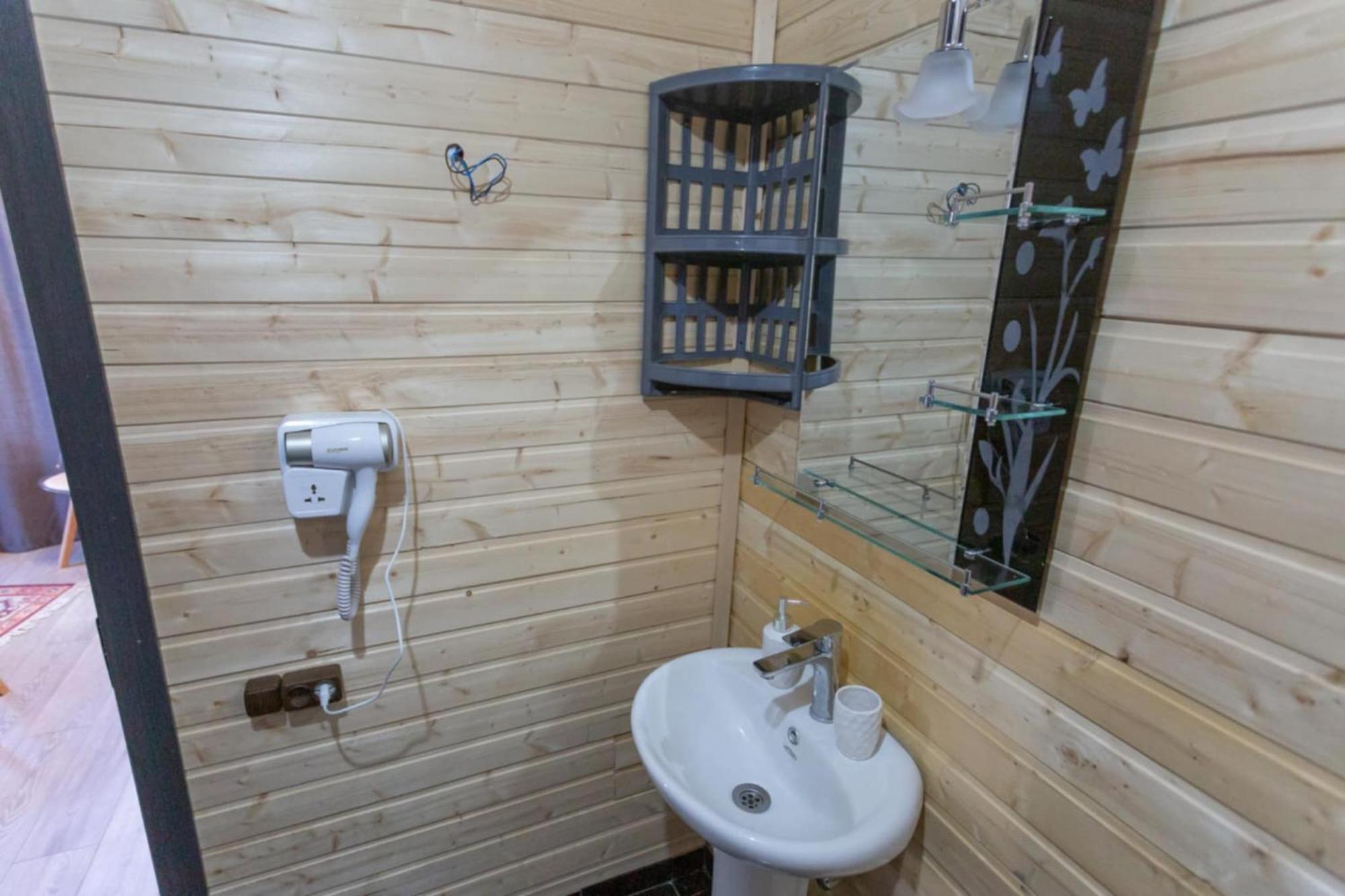 Inga Jafaridze Guesthouse Pele Mestia Buitenkant foto