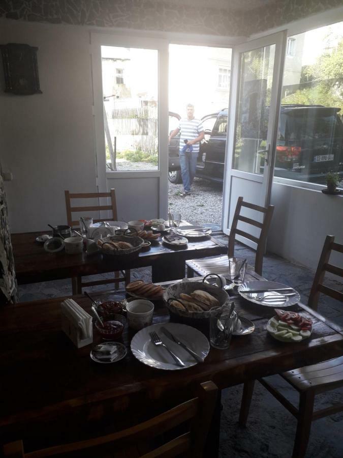 Inga Jafaridze Guesthouse Pele Mestia Buitenkant foto